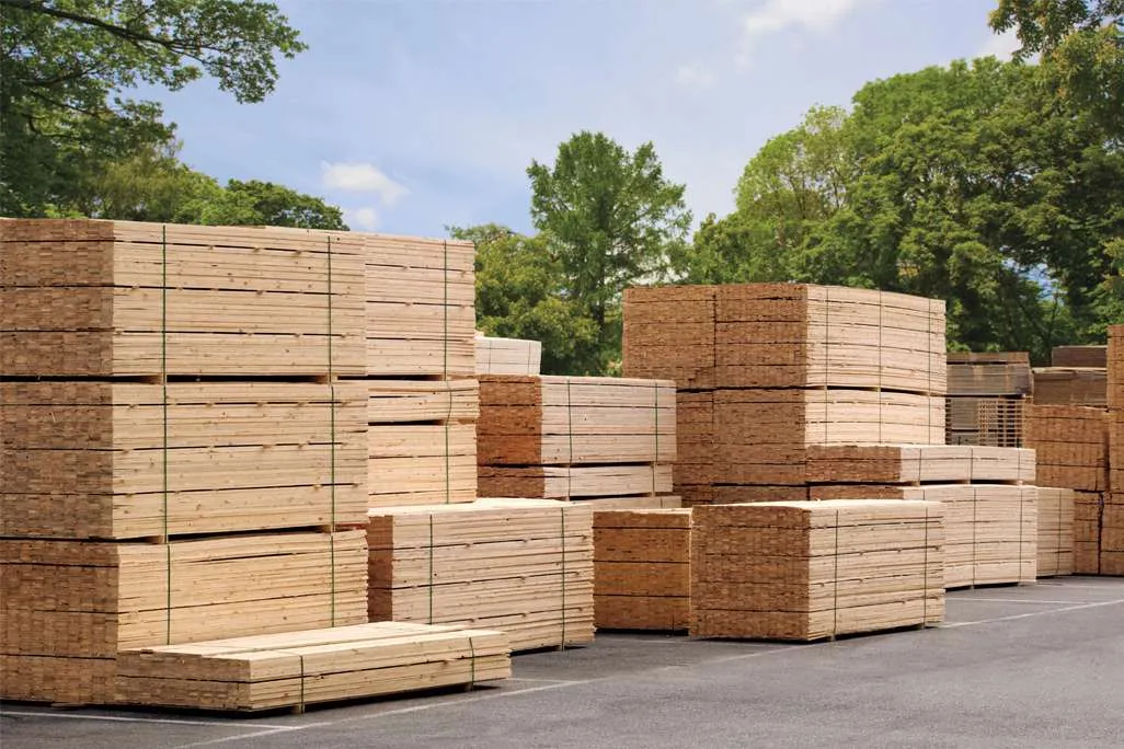 Wooden planks storage facility supplying Dammam and Jubail - premium quality wood materials for industrial packaging solutions and construction projects in Saudi Arabia